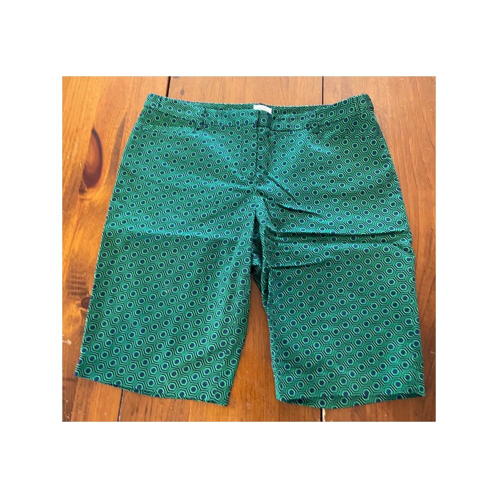 Stylish Green Patterned Stretch Bermuda Shorts
